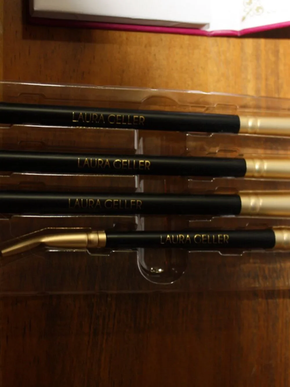 Laura Geller The Delectibles 14 Eyeshadows & 4 pc Eye Brush Set - New - Open Box